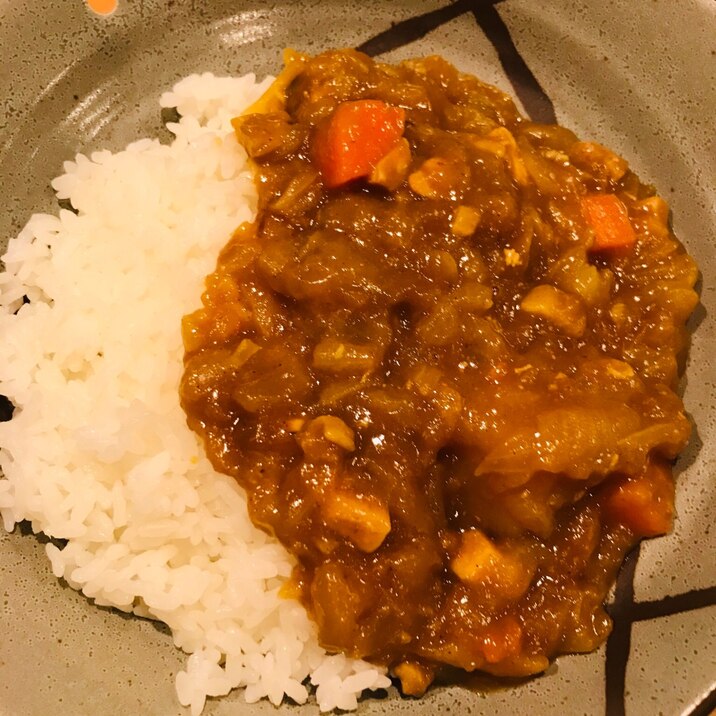 Staubで作る　無水りんごカレー